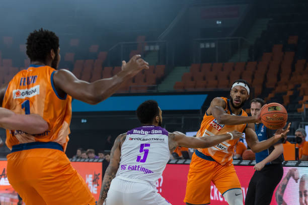 更是网球技 更是网球技